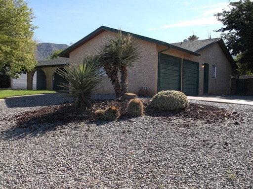 Building Photo - 1500 Scenic Dr
