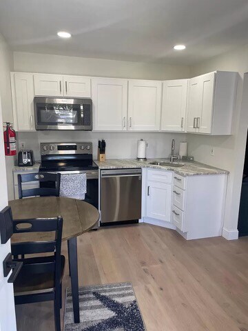 Foto principal - 2403 Central Ave