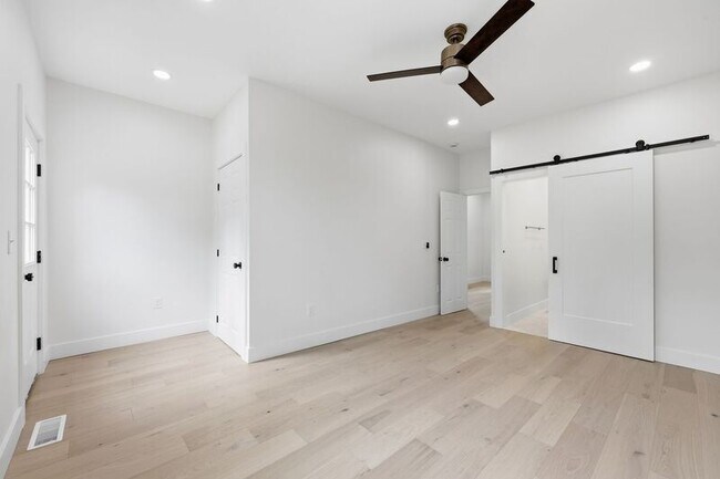 Foto del edificio - 830-834 Oak Street