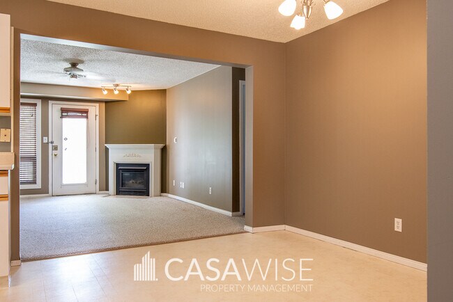 Photo du bâtiment - 8903-106A 106a Ave NW