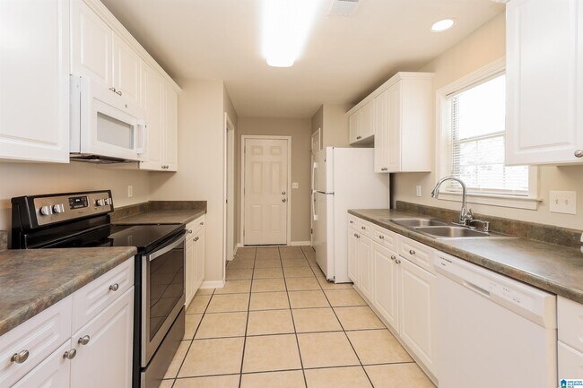 Foto del edificio - 1508 Shelby Forest Ln