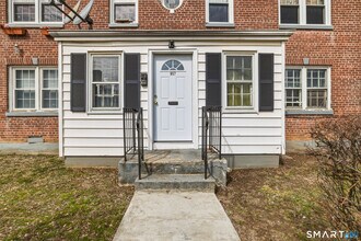 Building Photo - 957 William St