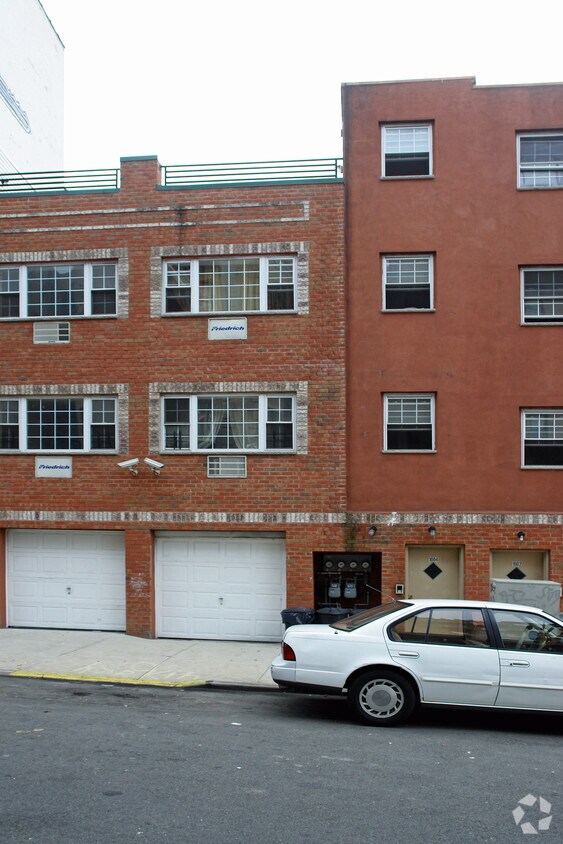Building Photo - 1004 Boynton Ave