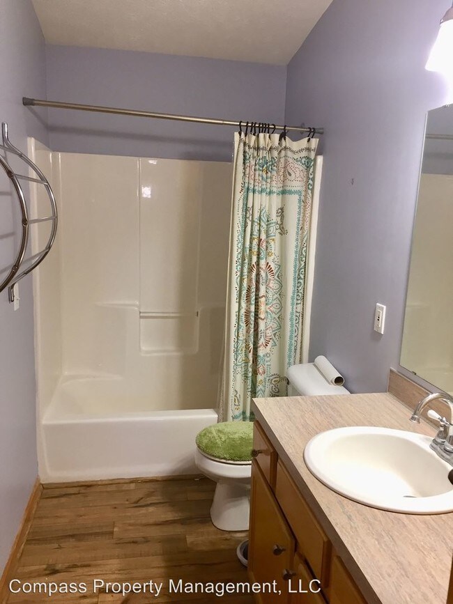 Building Photo - 3 br, 2 bath House - 3048 Burritt Northwest