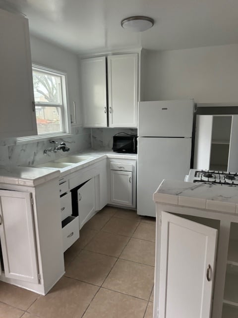 Kitchen - 11368 Washington Pl