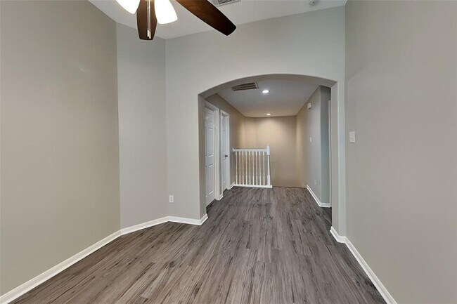 Building Photo - 18027 Hillock Glen Ln