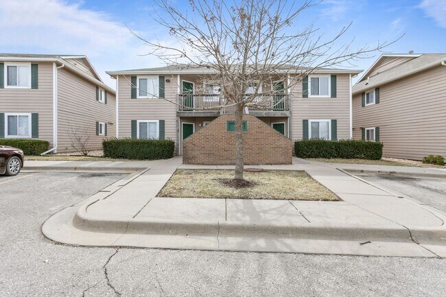 Foto del edificio - In Person & Virtual Tours Available!