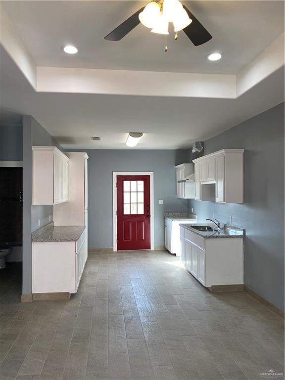 Building Photo - 9 Paola St