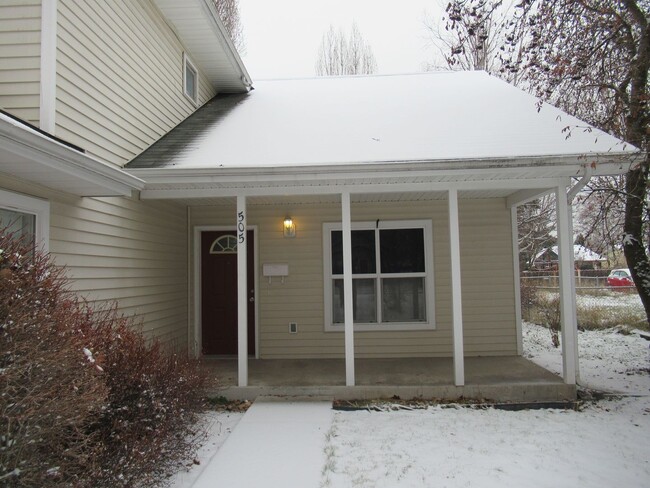 Building Photo - Great Whitefish Home with Attached Garage