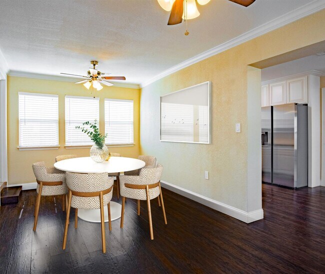Building Photo - Updated West Fort Worth home with large ya...