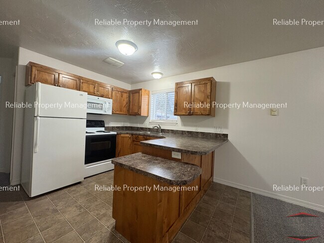 Building Photo - 1430 Cambridge Dr