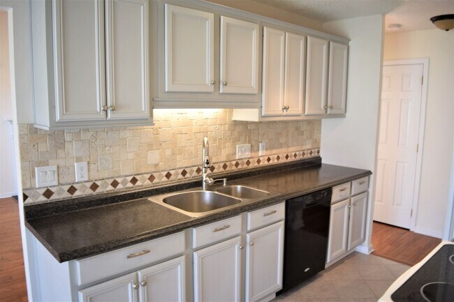 Foto del edificio - 10120 Sparkling Brook Ct