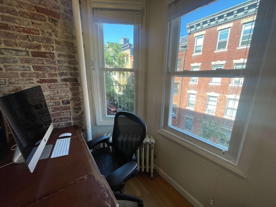 Primary Photo - 34 Grove St