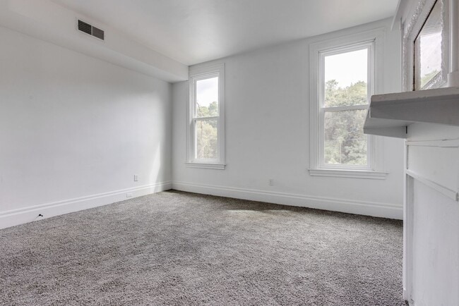 Building Photo - 2637 S 18th St