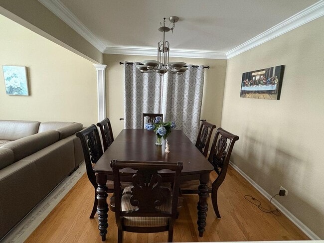 Foto del edificio - 1375 Burnett Dr