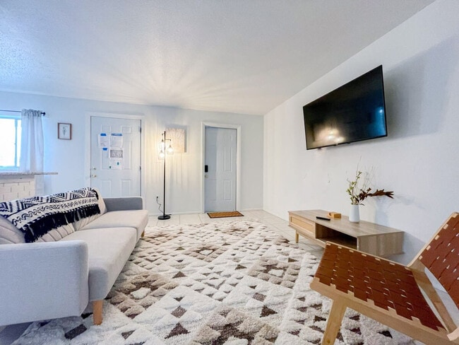 Building Photo - 505 Fillmore Ave