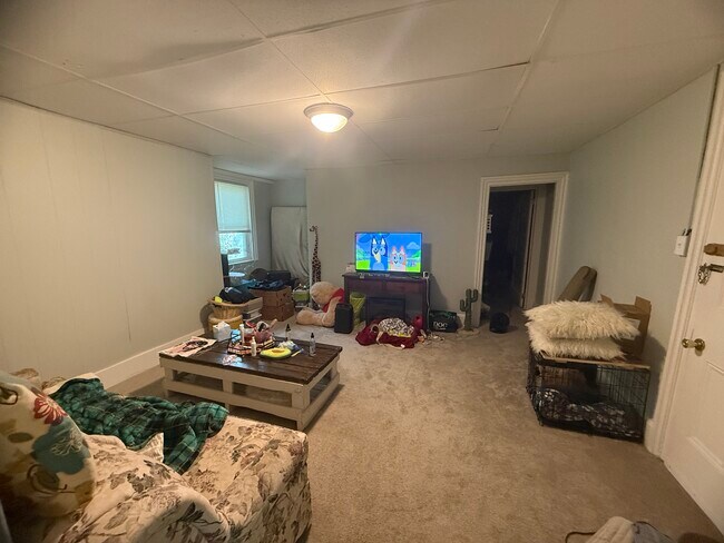 Building Photo - 618 Monroe Ave