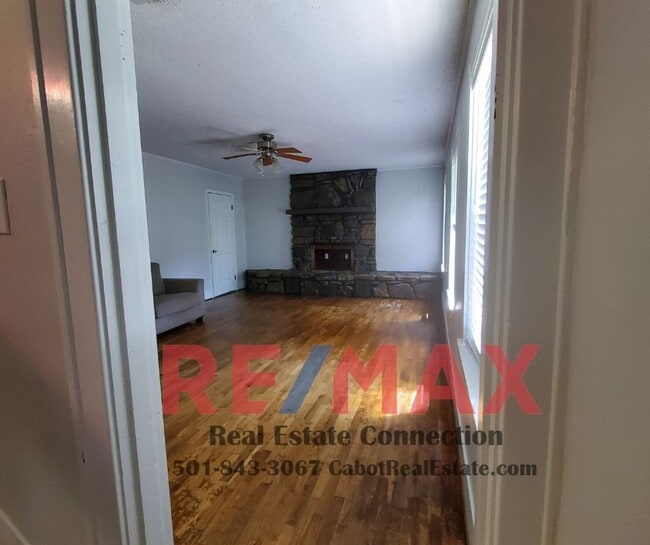 Foto del edificio - Sorry No Smoking and Pets Permitted with Restrictions