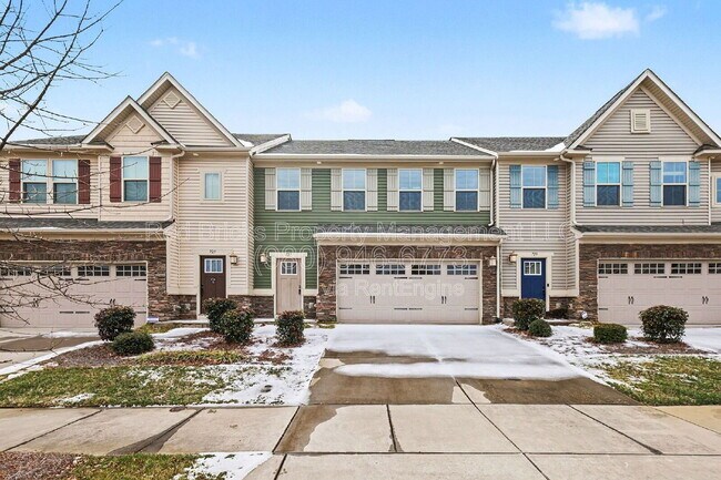 Foto del edificio - 727 Dynamo St NW