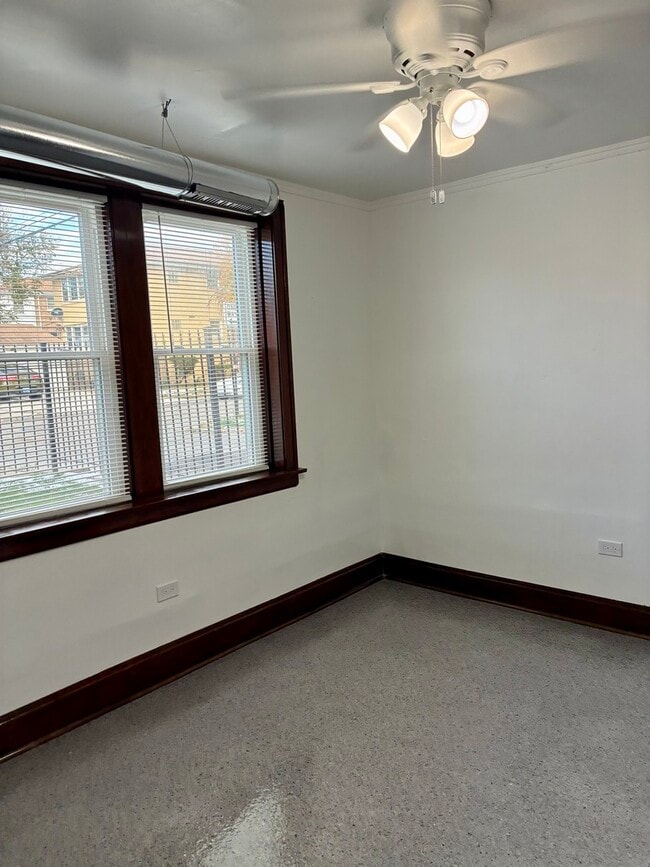 Foto del edificio - 5215 W Potomac Ave