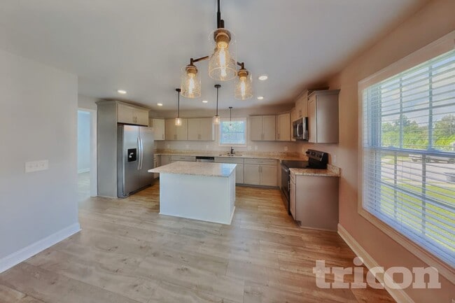 Building Photo - 508 Macy Lynn Dr