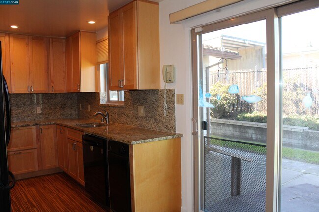 Foto del edificio - 2761 Flannery Rd