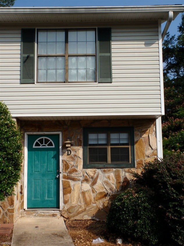 Primary Photo - 2490 Hidden Cove Ct