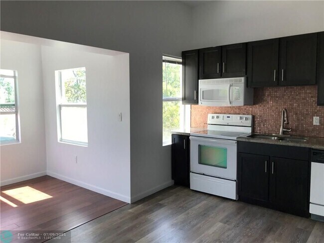 Foto del edificio - 1001 W 46th St