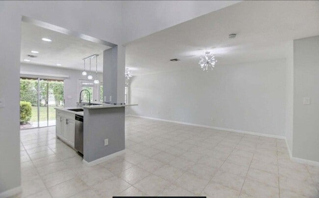 Building Photo - 5286 Sapphire Valley