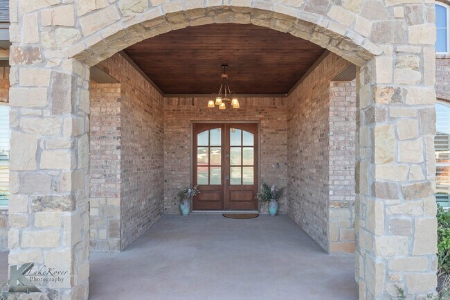 Building Photo - Highland Farms Haven: A Unique 4-Bedroom R...
