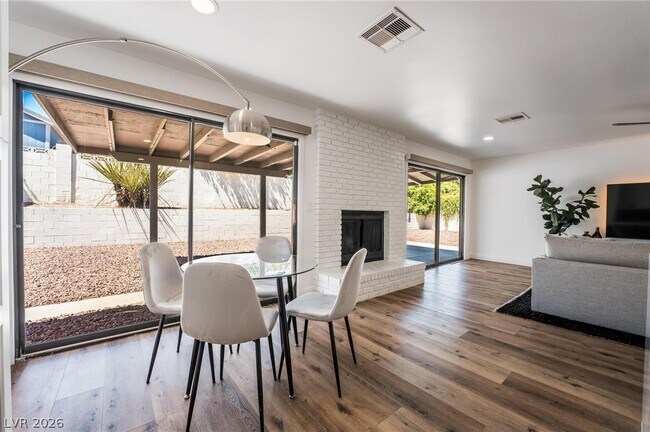 Foto del edificio - 2206 Heavenly View Dr