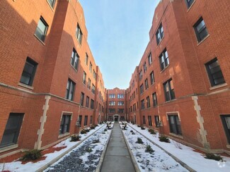 Building Photo - 3946 N Janssen Ave