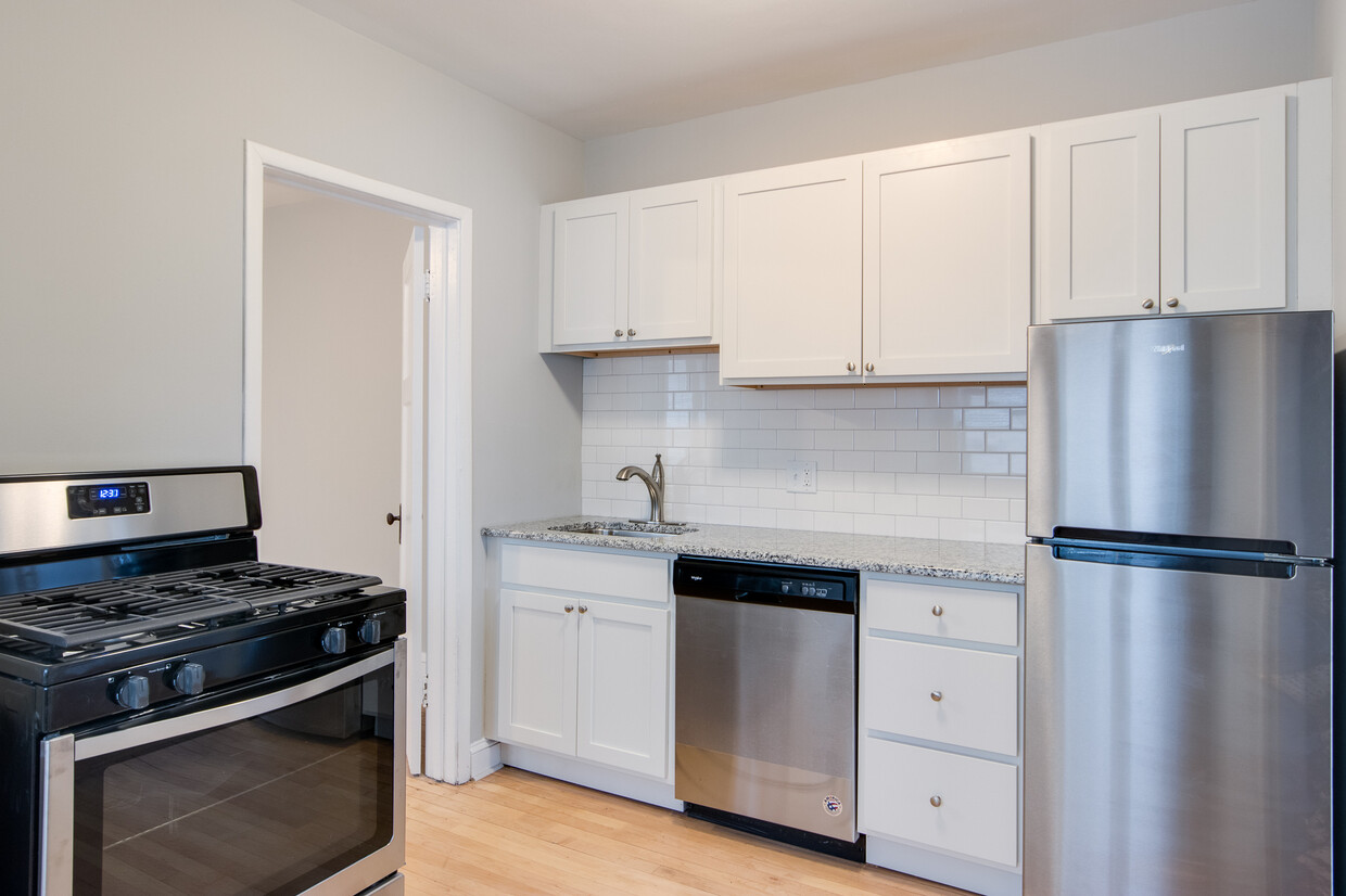 Foto principal - 3279 S Kinnickinnic Ave