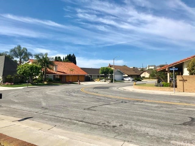 Building Photo - 19062 Plum Tree Ln