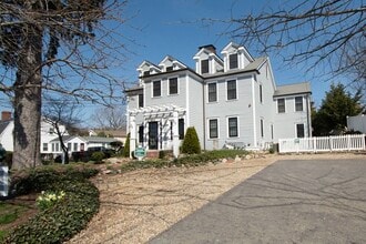 Building Photo - 108-110-110 Elm St