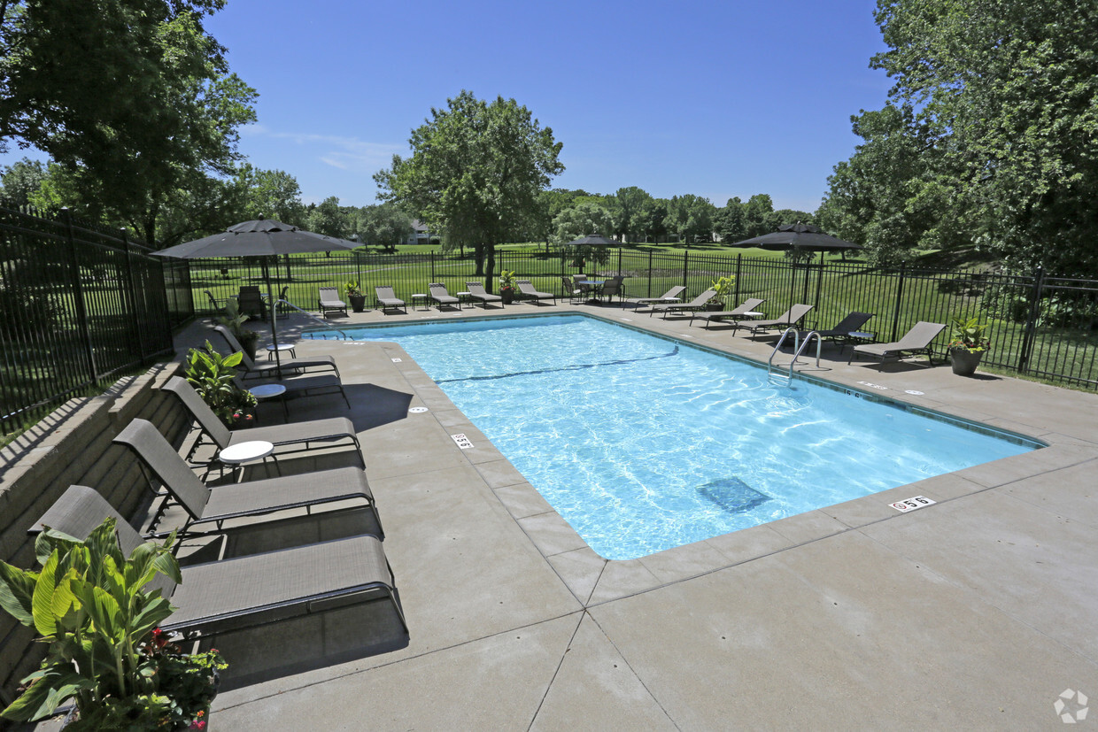 Outdoor Pool - Shadow Green Apartments