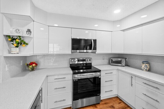 Building Photo - 4830 Brighton Lakes Blvd
