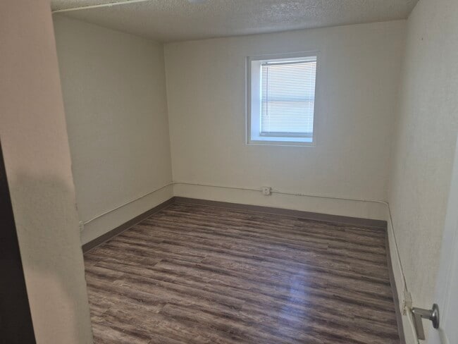 Building Photo - South Creek Apartments