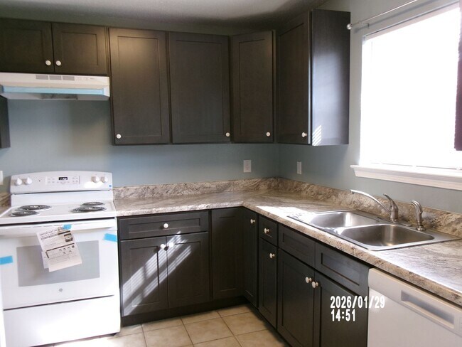 Foto del edificio - 3BR/1.5BA Single Family Home in Gulfport.  Rent $1,200