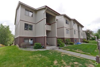 Building Photo - 5606 E 40th Ave