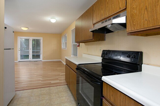 Building Photo - Charming 2 bedroom, 1.5 bathroom Durham du...