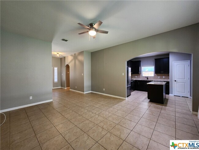 Building Photo - 328 Primrose Way