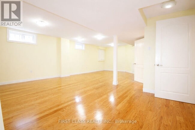 Building Photo - 27 Glenbury Dr