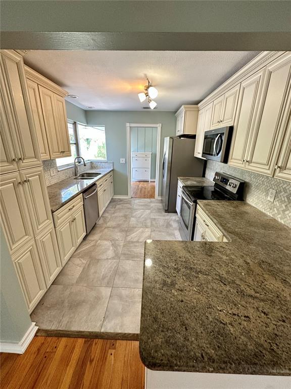 Foto del edificio - 3752 McKay Creek Dr