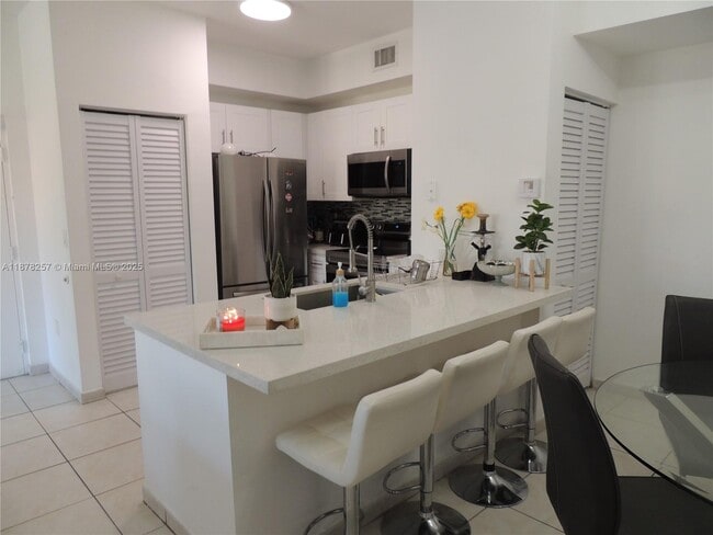 Foto del edificio - 7200 NW 114th Ave