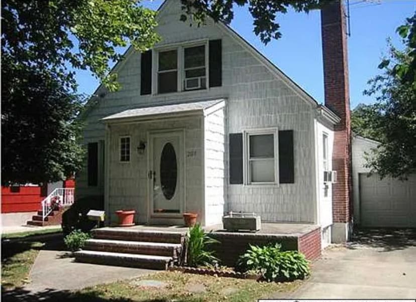 Primary Photo - 207 Allison Ave