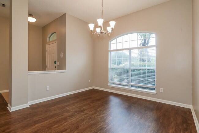 Building Photo - 3291 Sexton Dr