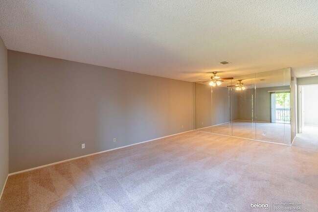 Foto del edificio - 609 San Conrado Ter