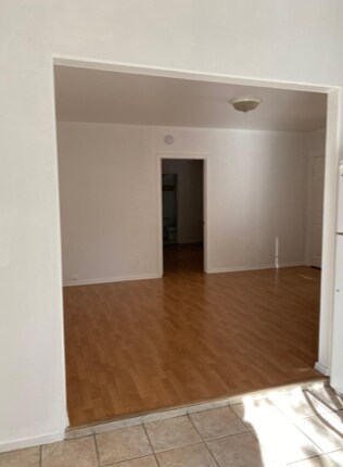 Foto del edificio - 7137 Hawthorn Ave
