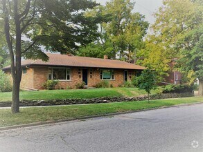Building Photo - 518 W Hoover Ave